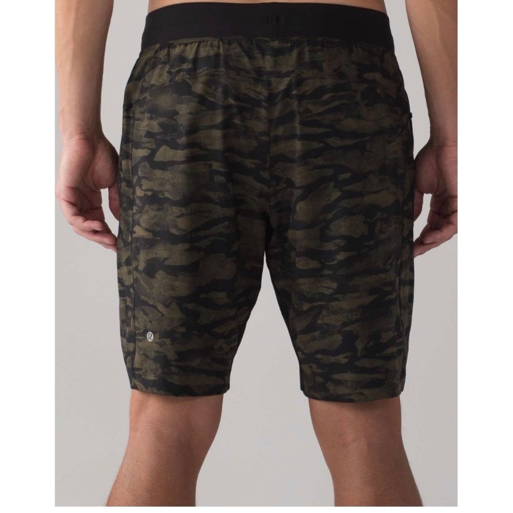 Lululemon T.H.E. Short Luxtreme Liner 9" Green Camo Men's M Gym Running Athletic